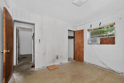 Tiny photo for 1011 Abraham Street #-, Tallahassee, FL 32304 (MLS # 402427)