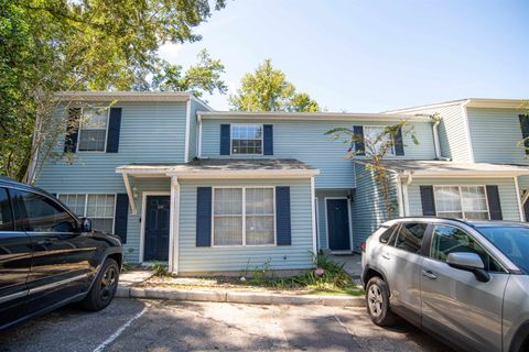 Photo of 2186 N Timberwood Circle, Tallahassee, FL 32304 (MLS # 399733)