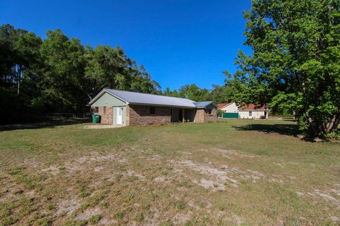 Tiny photo for 28 Greenleaf Lane, Crawfordville, FL 32327 (MLS # 399003)