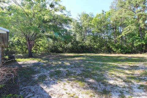 Tiny photo for 28 Greenleaf Lane, Crawfordville, FL 32327 (MLS # 399003)