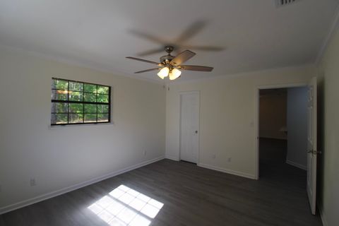 Tiny photo for 28 Greenleaf Lane, Crawfordville, FL 32327 (MLS # 399003)