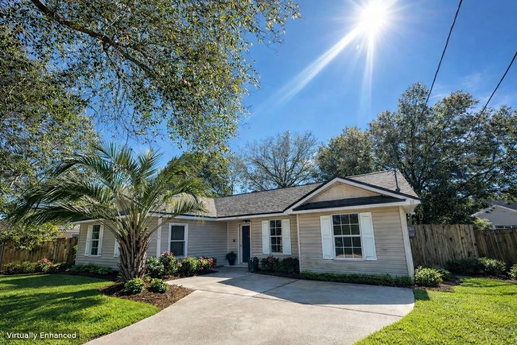 Photo of 1731 M L King Boulevard, Midway, FL 32343 (MLS # 396926)