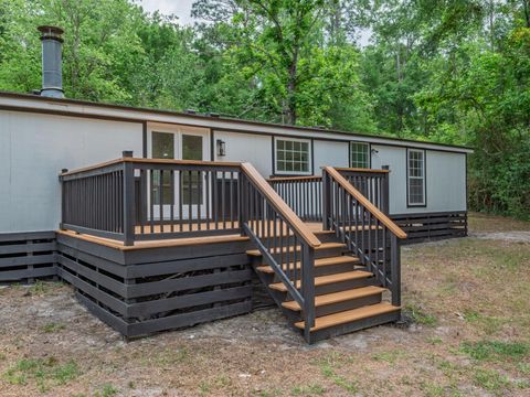 Tiny photo for 3 Rosewood Road, Crawfordville, FL 32327 (MLS # 399478)