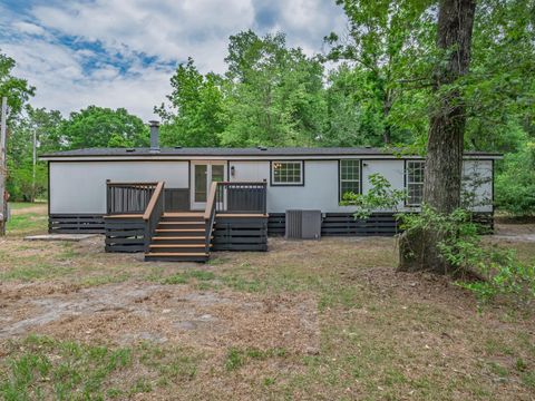 Tiny photo for 3 Rosewood Road, Crawfordville, FL 32327 (MLS # 399478)