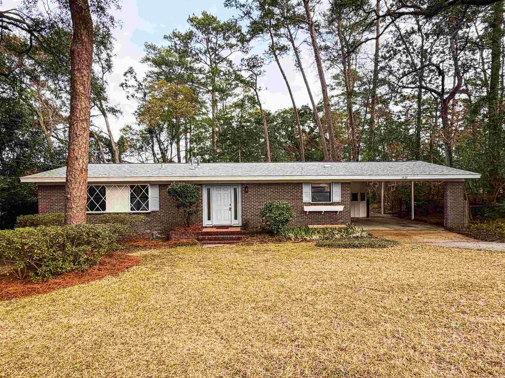 Photo of 1920 SUNSET Lane, Tallahassee, FL 32303 (MLS # 396419)