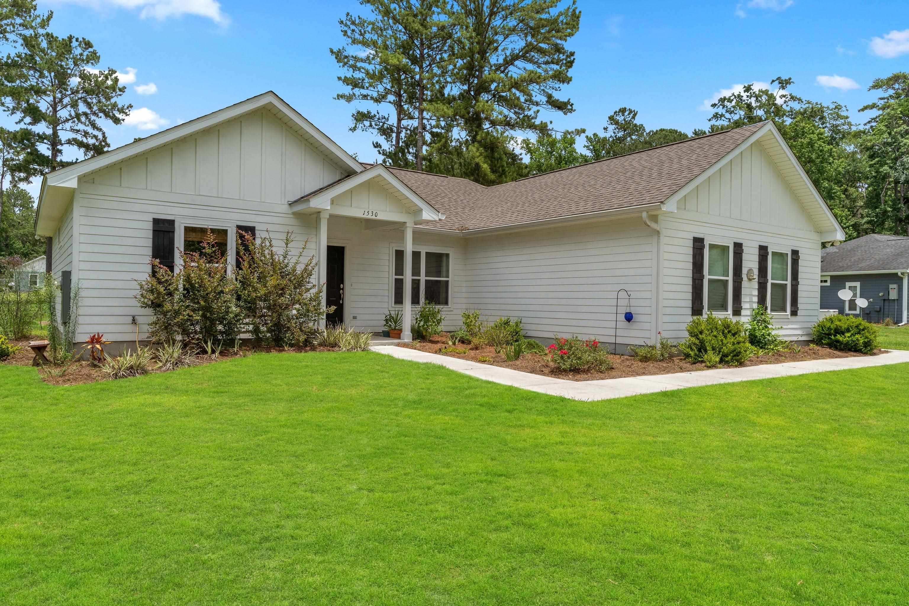 1530 Sweetbay Court