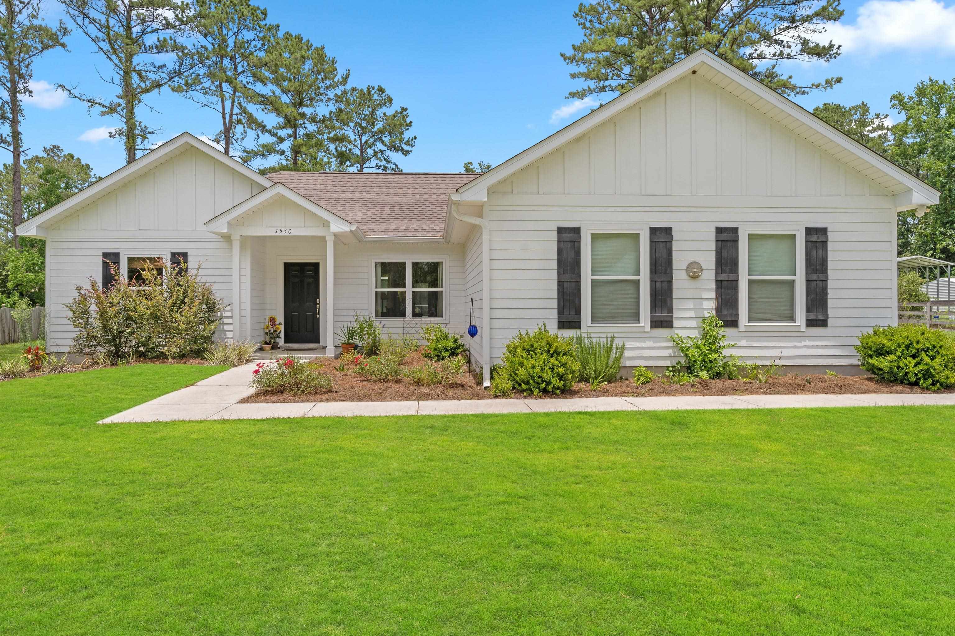 1530 Sweetbay Court