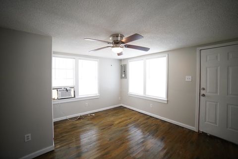 Tiny photo for 1511 Melvin Street, Tallahassee, FL 32301 (MLS # 399755)