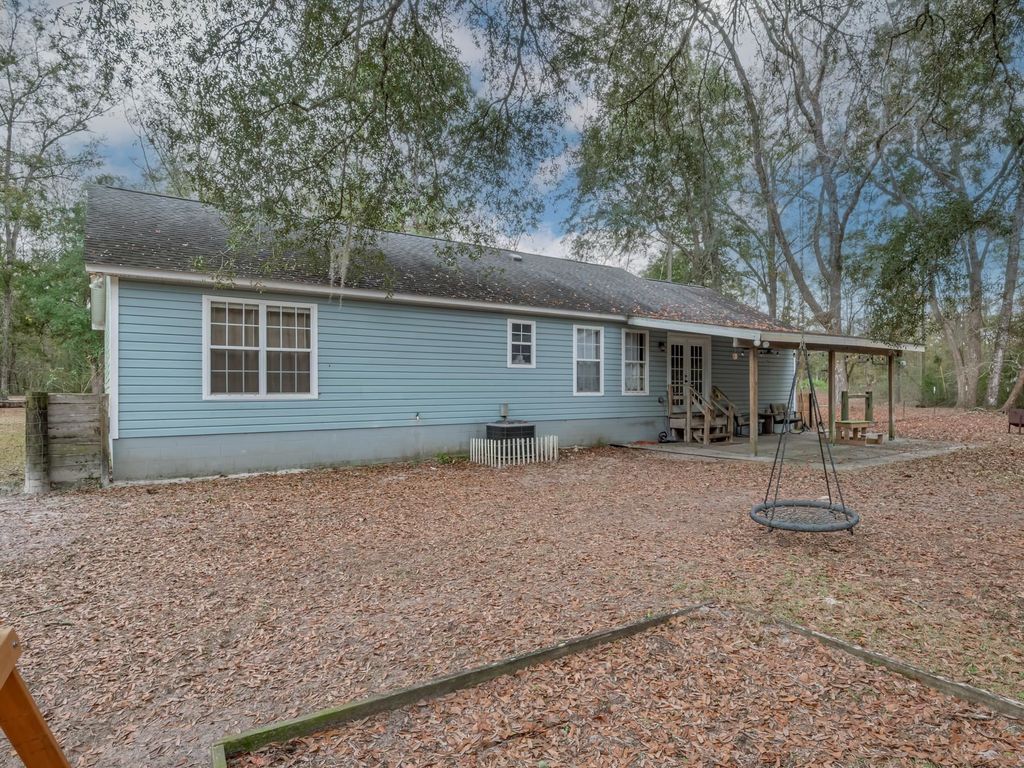 Photo of 70 WYTHE Court, Crawfordville, FL 32327 (MLS # 394497)