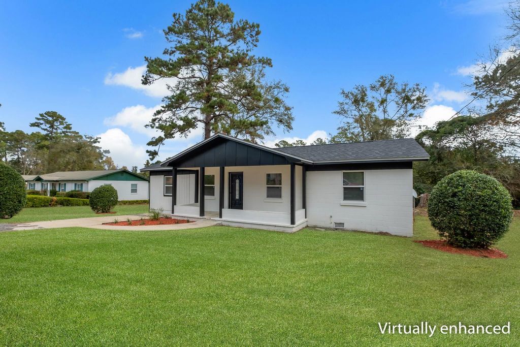 Photo of 907 Conyers Street, Havana, FL 32333 (MLS # 393688)