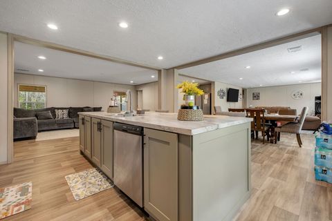 Tiny photo for 253 Friday Road, Quincy, FL 32352 (MLS # 397609)