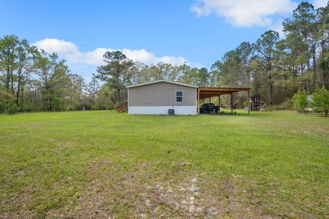 Tiny photo for 253 Friday Road, Quincy, FL 32352 (MLS # 397609)