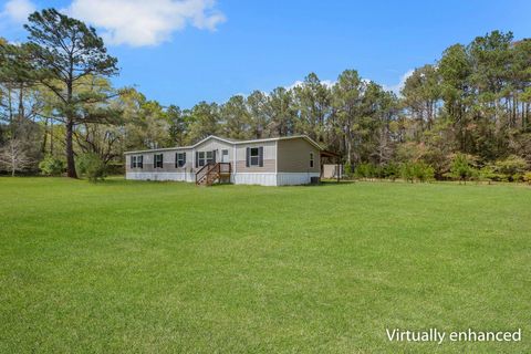 Tiny photo for 253 Friday Road, Quincy, FL 32352 (MLS # 397609)