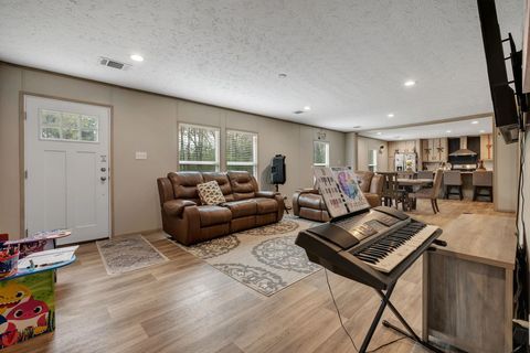 Tiny photo for 253 Friday Road, Quincy, FL 32352 (MLS # 397609)