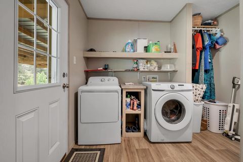 Tiny photo for 253 Friday Road, Quincy, FL 32352 (MLS # 397609)