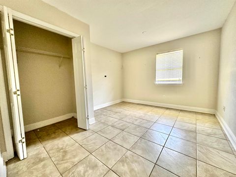 Tiny photo for 1105 Gray Avenue, Carrabelle, FL 32322 (MLS # 399225)
