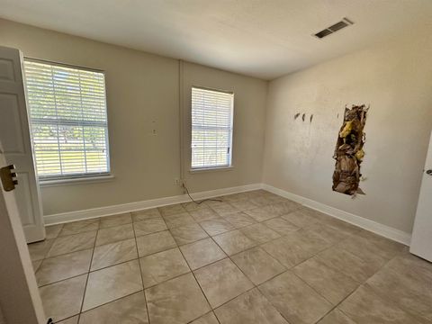 Tiny photo for 1105 Gray Avenue, Carrabelle, FL 32322 (MLS # 399225)