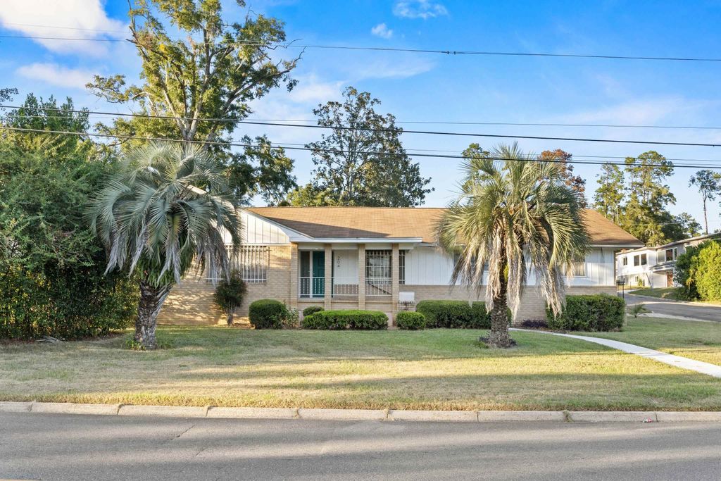 Photo of 204 W Osceola Street, Tallahassee, FL 32301 (MLS # 392390)