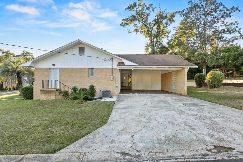 Photo of 204 W Osceola Street, Tallahassee, FL 32301 (MLS # 392390)