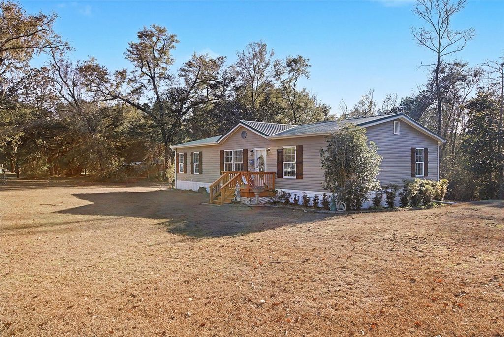 Photo of 124 TALQUIN HIDEAWAY Road, Quincy, FL 32351 (MLS # 395719)