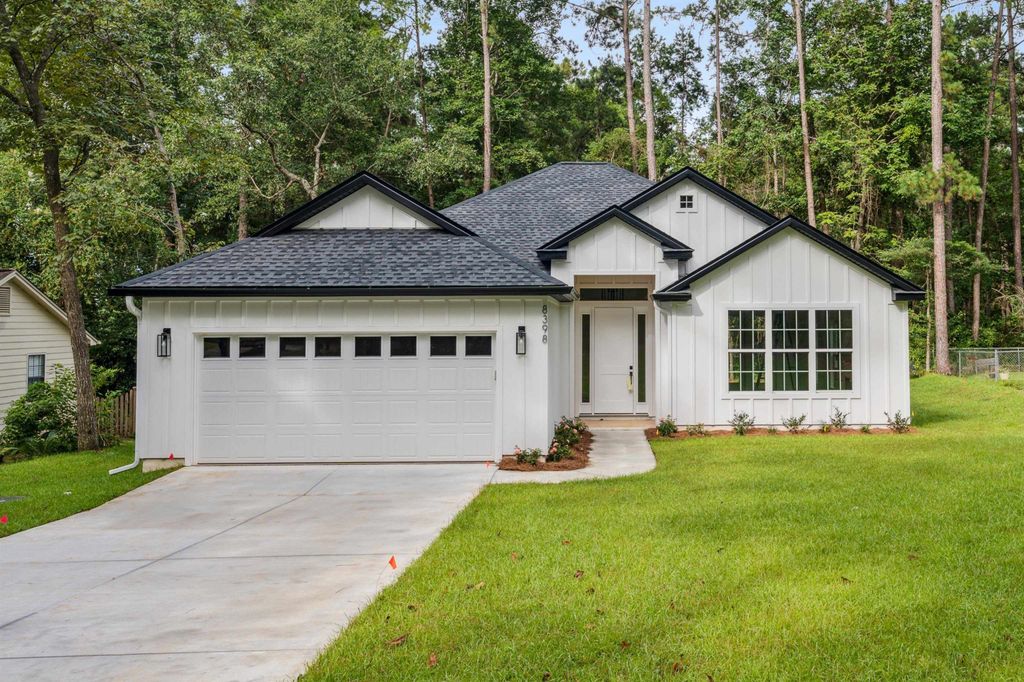 Photo of 8398 Chickasaw Trail, Tallahassee, FL 32312 (MLS # 391246)