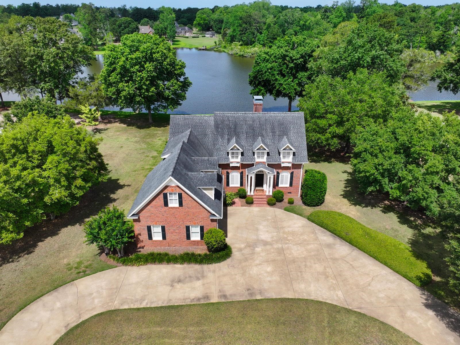 1389 NW LAKE FRONT Drive