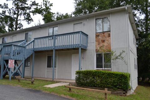 Photo of 285 Dixie Drive #B2, Tallahassee, FL 32304 (MLS # 395187)