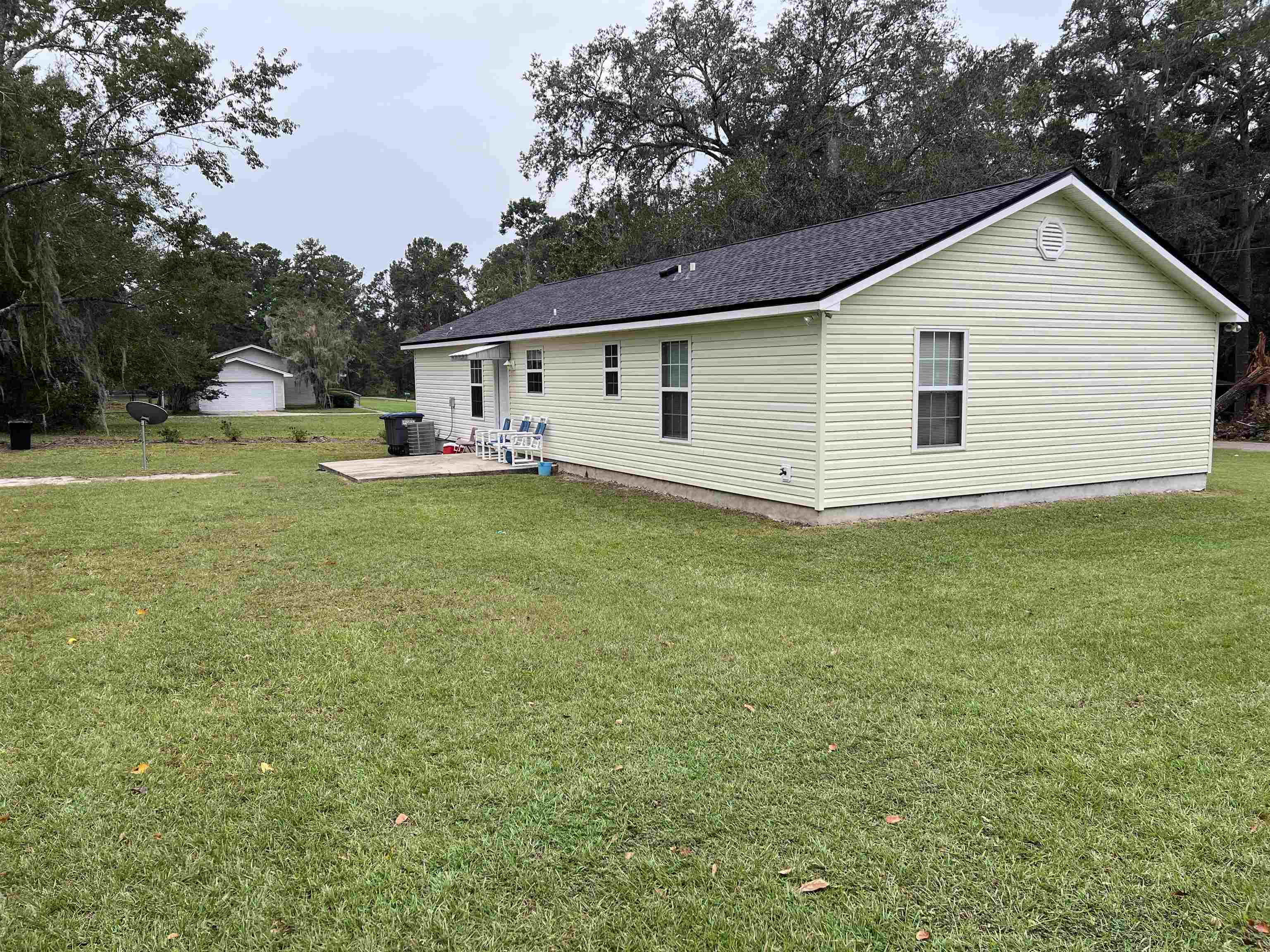 1490 HAMPTON Place