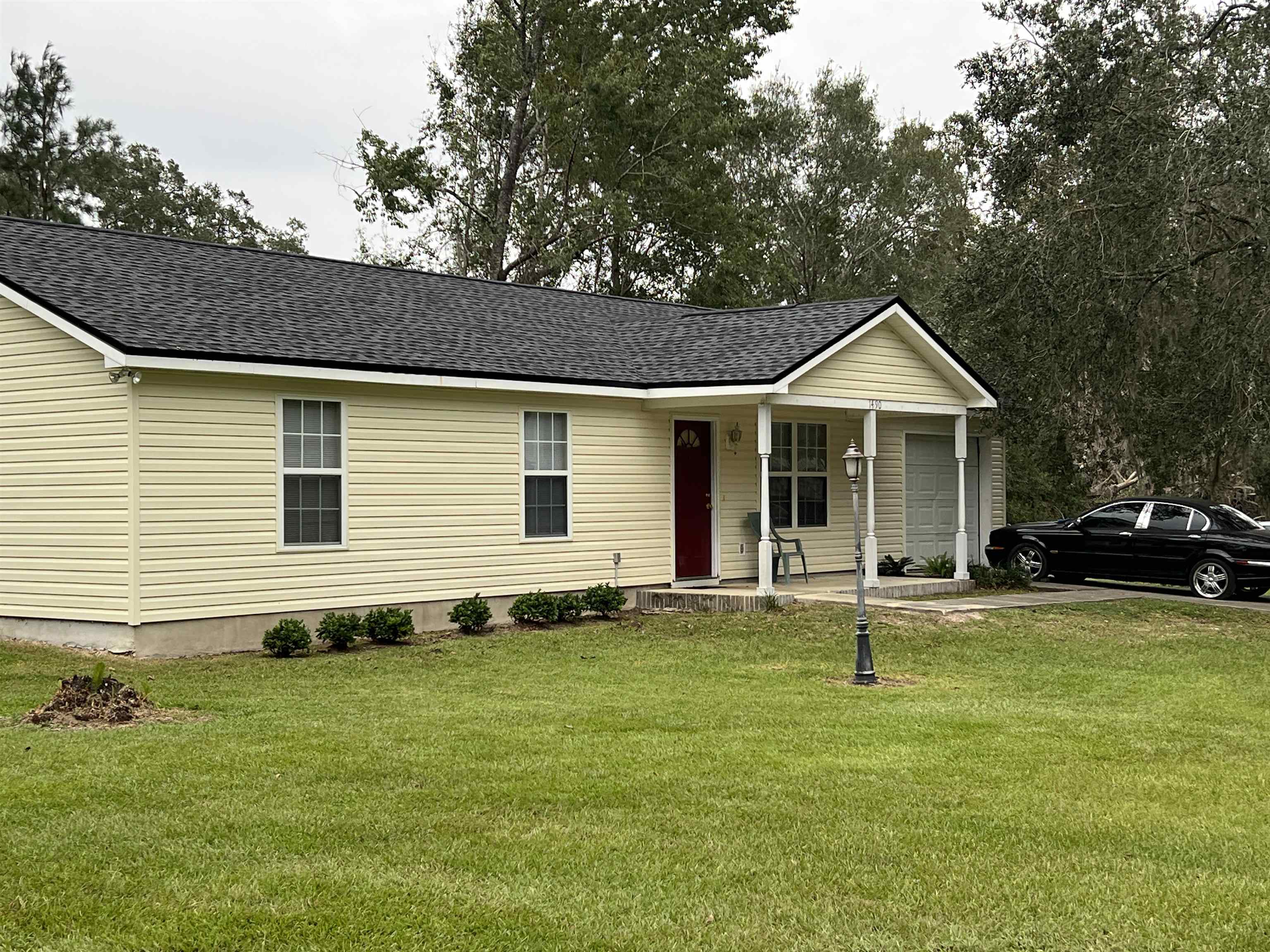 1490 HAMPTON Place
