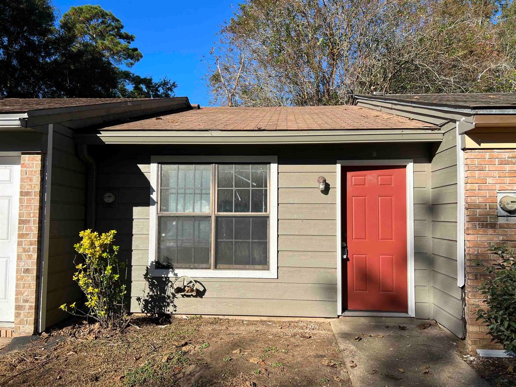 Photo of 218 White Drive #D, Tallahassee, FL 32304 (MLS # 391961)