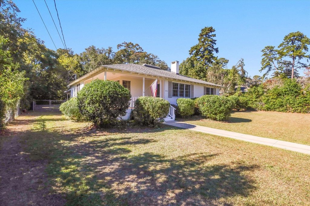 Photo of 1714 Monticello Drive, Tallahassee, FL 32303 (MLS # 393141)