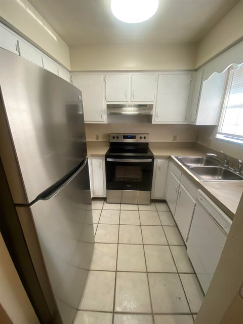 Tiny photo for 1102 Green Tree Court #F, Tallahassee, FL 32304 (MLS # 398902)