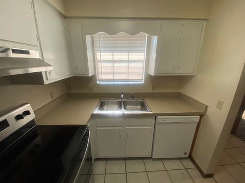 Tiny photo for 1102 Green Tree Court #F, Tallahassee, FL 32304 (MLS # 398902)