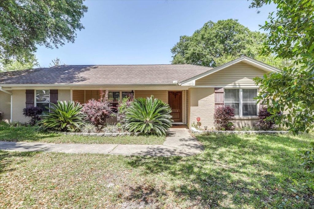 Photo of 4210 Camden Road, Tallahassee, FL 32303 (MLS # 395541)