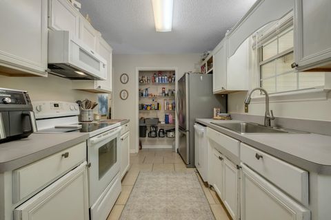 Tiny photo for 8328 CHICKASAW Trail, Tallahassee, FL 32312 (MLS # 398352)