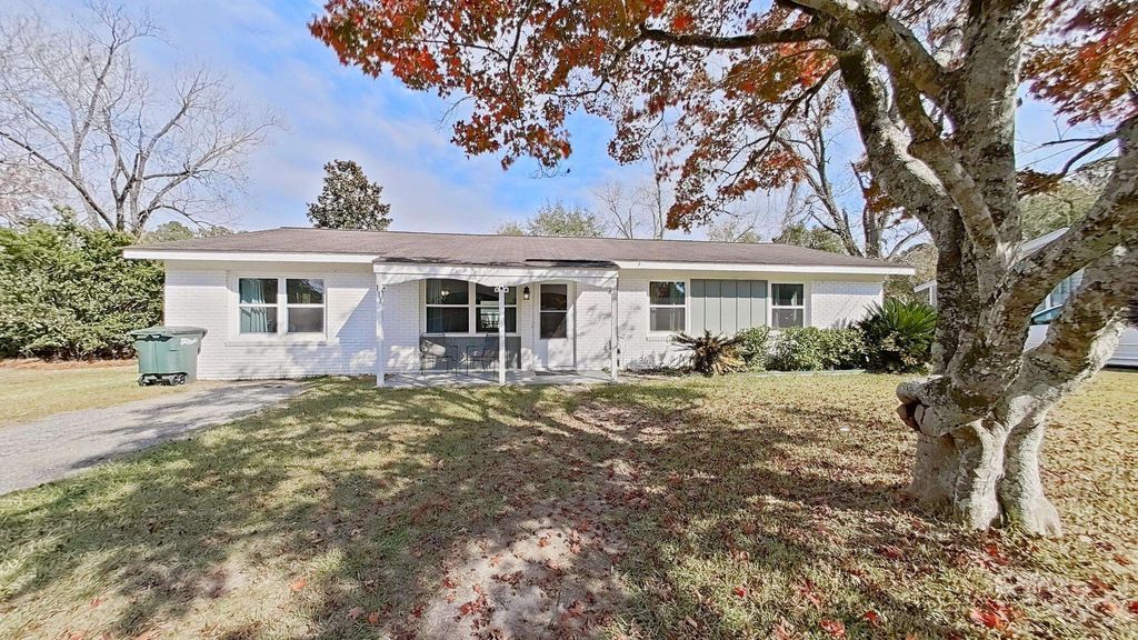 Photo of 111 Royal Avenue, Thomasville, GA 31792 (MLS # 393514)