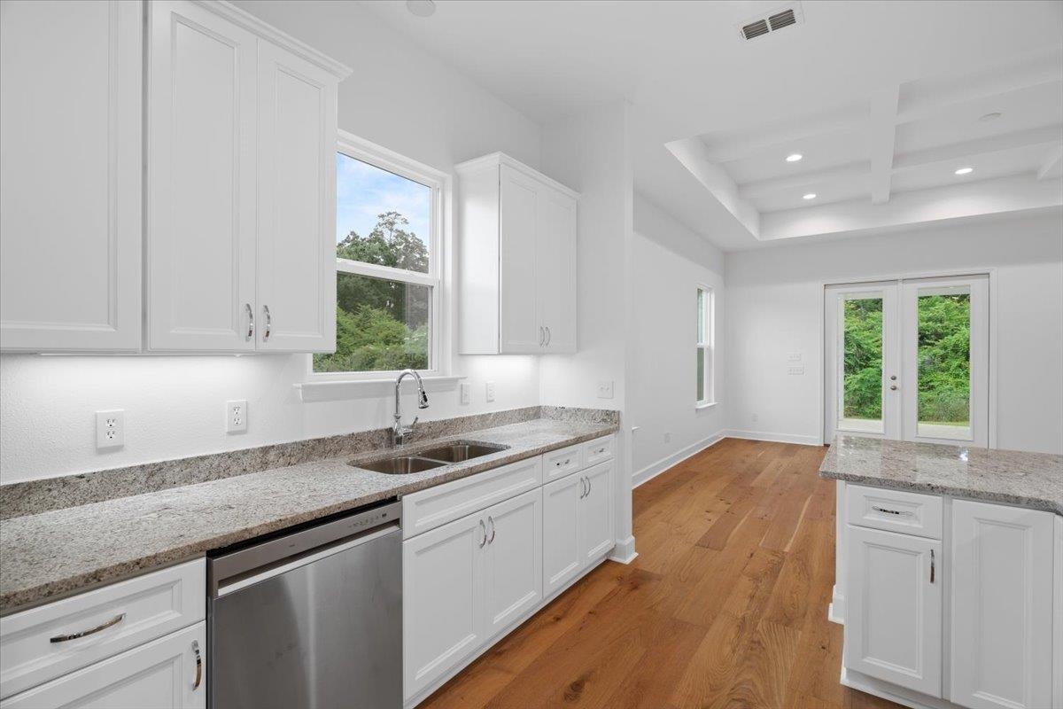 5752 Bascom Lane