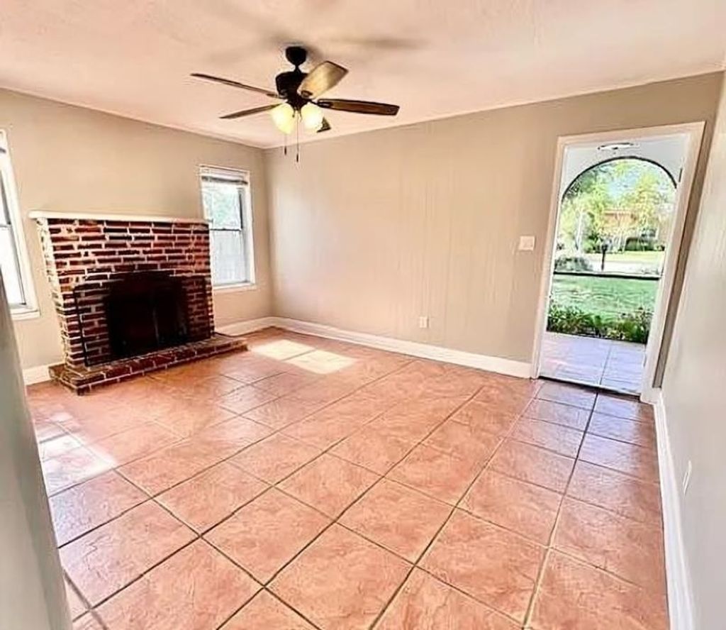 Photo of 913 Groveland Avenue, Other Florida, FL 34285 (MLS # 392123)