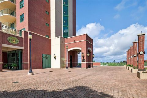 Tiny photo for 300 S Duval #2209 Street, Tallahassee, FL 32301 (MLS # 399895)