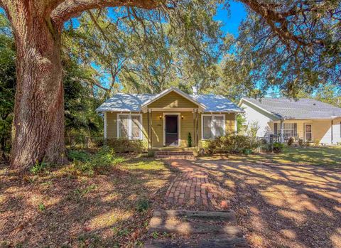 Tiny photo for 306 Perkins Street, Tallahassee, FL 32301 (MLS # 392174)