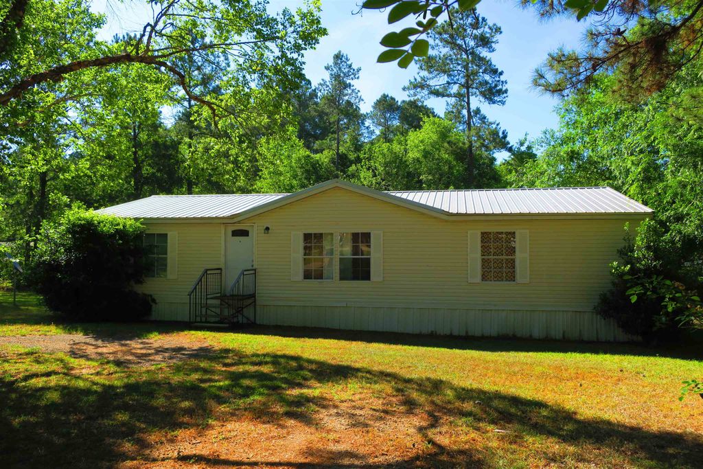 Photo of 14 Sparrow Court, Havana, FL 32333 (MLS # 399154)