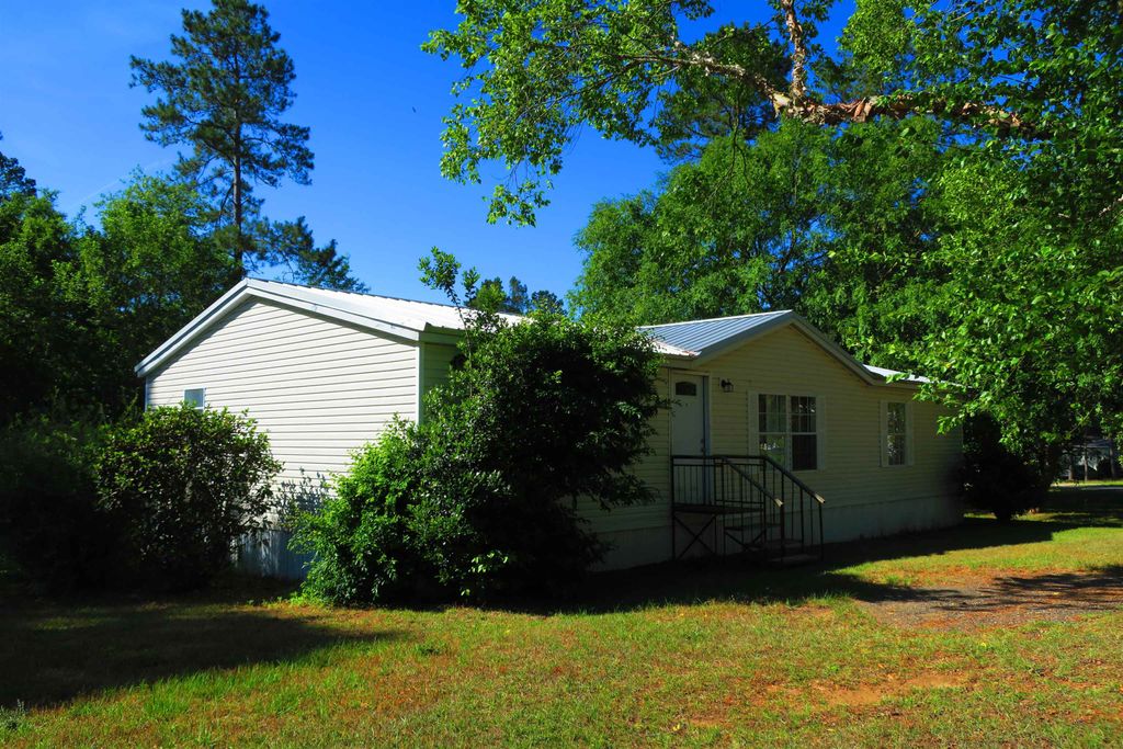 Photo of 14 Sparrow Court, Havana, FL 32333 (MLS # 399154)