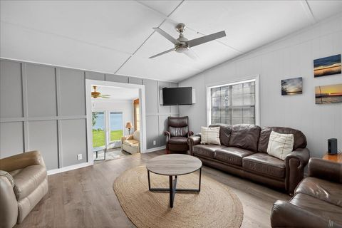 Tiny photo for 21006 LANIER Court, Tallahassee, FL 32310 (MLS # 388954)