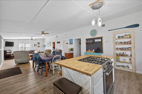 Tiny photo for 21006 LANIER Court, Tallahassee, FL 32310 (MLS # 388954)