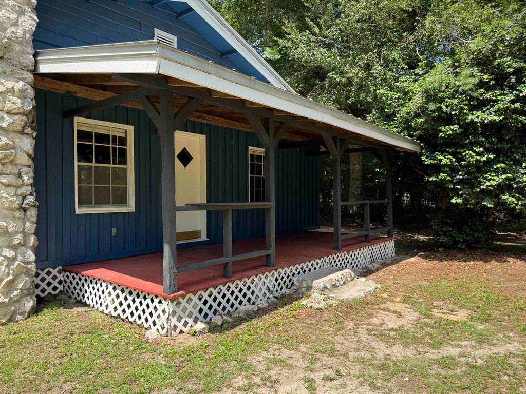 Photo of 1330 Dr Mlk Jr Memorial Road, Crawfordville, FL 32327 (MLS # 386414)