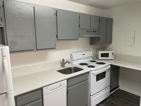 Tiny photo for 403 Hayden Road #227, Tallahassee, FL 32304 (MLS # 390617)