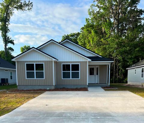Photo of 57 Spokan Trail, Crawfordville, FL 32327 (MLS # 396709)
