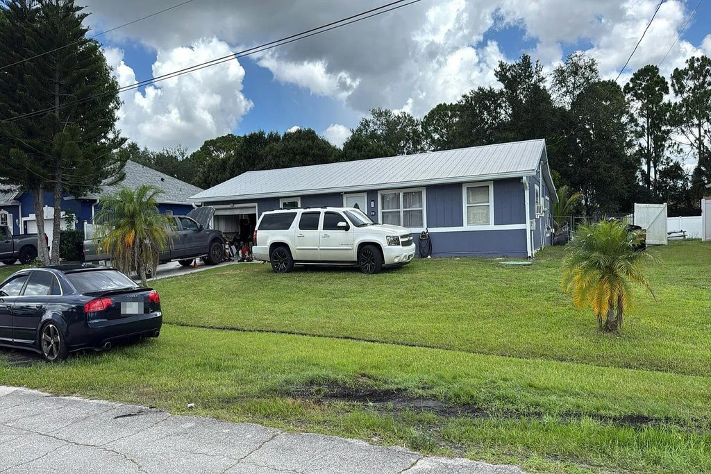Photo of 331 SW De Gouvea Terrace, Other Florida, FL 34984 (MLS # 402780)