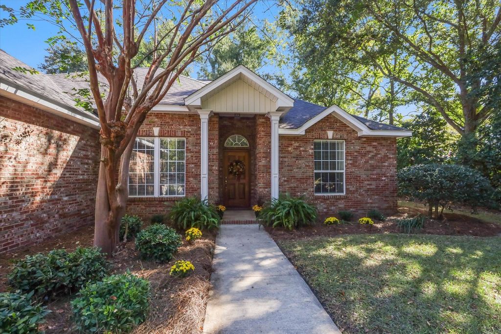 Photo of 1221 Richview Road, Tallahassee, FL 32301 (MLS # 392333)