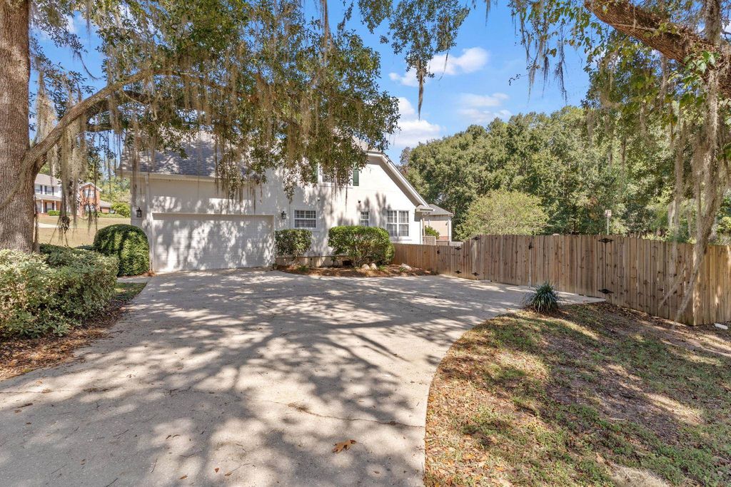 Photo of 250 Thornberg Drive, Tallahassee, FL 32312 (MLS # 391883)